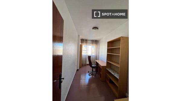 Piso de 3 dormitorios en alquiler en Murcia