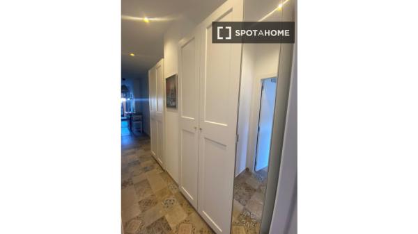 Pokój we wspólnym mieszkaniu w Palma