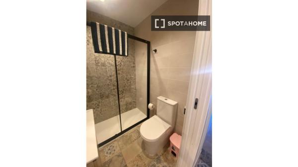 Pokój we wspólnym mieszkaniu w Palma