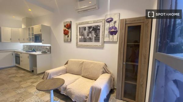 Pokój we wspólnym mieszkaniu w Palma