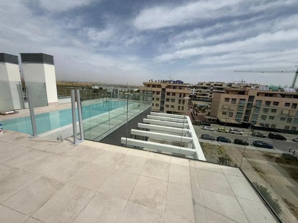 Piso en venta en avenida Reyes Católicos, 4