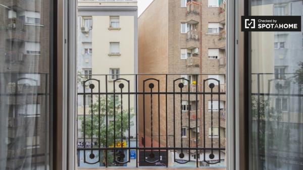 Moderno apartamento de 3 dormitorios en alquiler en Delicias, Madrid