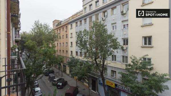 Moderno apartamento de 3 dormitorios en alquiler en Delicias, Madrid