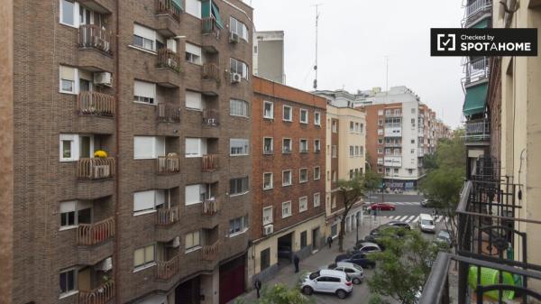 Moderno apartamento de 3 dormitorios en alquiler en Delicias, Madrid
