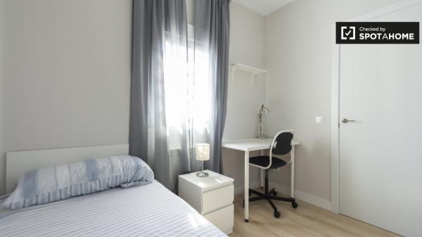 Apartamento de 3 dormitorios en alquiler en Delicias, Madrid