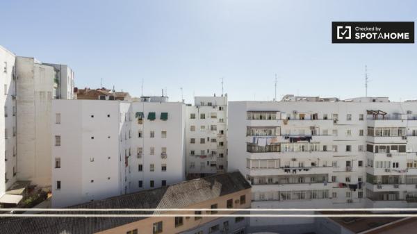 Apartamento de 3 dormitorios en alquiler en Delicias, Madrid
