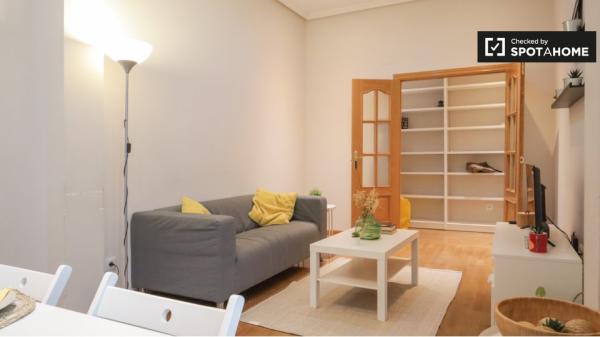 Piso de 3 dormitorios en alquiler en Chueca, Valencia