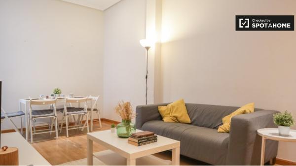 Piso de 3 dormitorios en alquiler en Chueca, Valencia