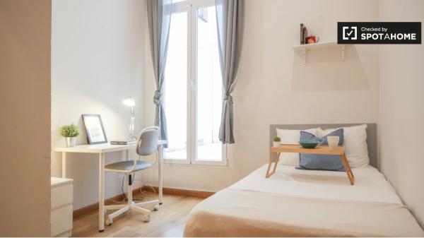 Piso de 3 dormitorios en alquiler en Chueca, Valencia