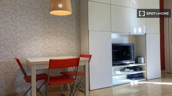 Piso de 3 habitaciones en alquiler en El Campello, Alicante