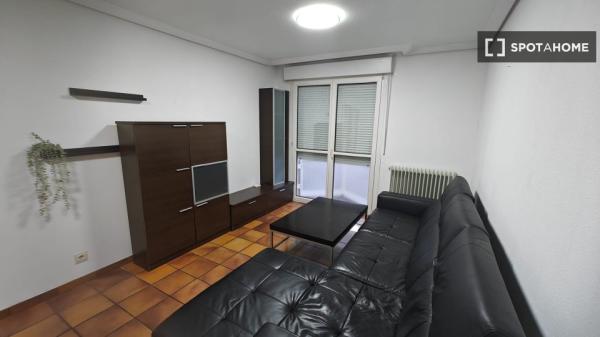 Piso en alquiler de 3 habitaciones en Mendillorri, Pamplona