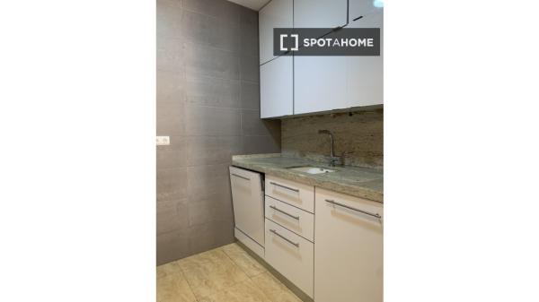 Piso de 3 habitaciones en alquiler en El Campello, Alicante