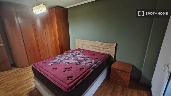 Piso en alquiler de 3 habitaciones en Mendillorri, Pamplona