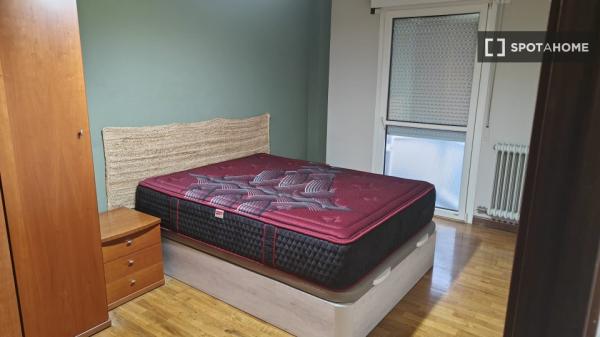 Piso en alquiler de 3 habitaciones en Mendillorri, Pamplona