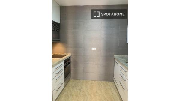 Piso de 3 habitaciones en alquiler en El Campello, Alicante