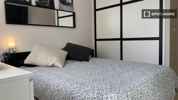 Piso de 3 habitaciones en alquiler en El Campello, Alicante