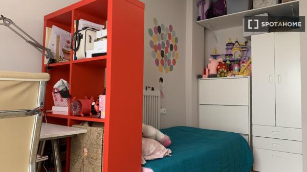 Piso de 3 habitaciones en alquiler en El Campello, Alicante