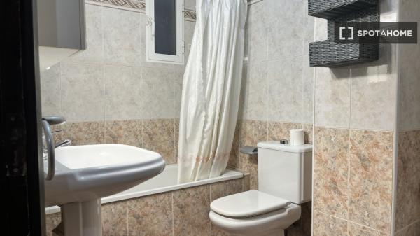 Piso de 5 dormitorios en alquiler en Murcia