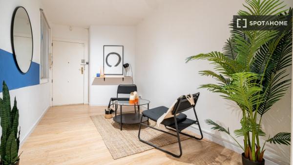 Habitación en piso compartido en barcelona.