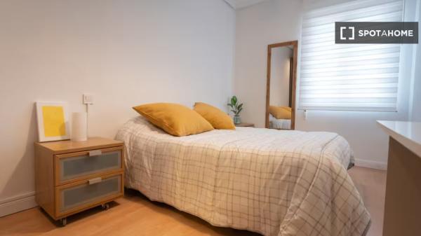 Piso de 2 dormitorios en alquiler en Santander