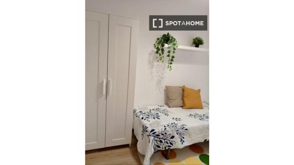 Piso de 3 habitaciones en alquiler en Santander