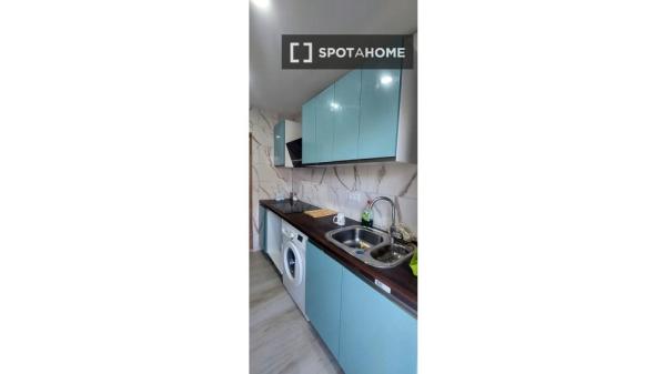 Habitación en piso compartido en madrid.