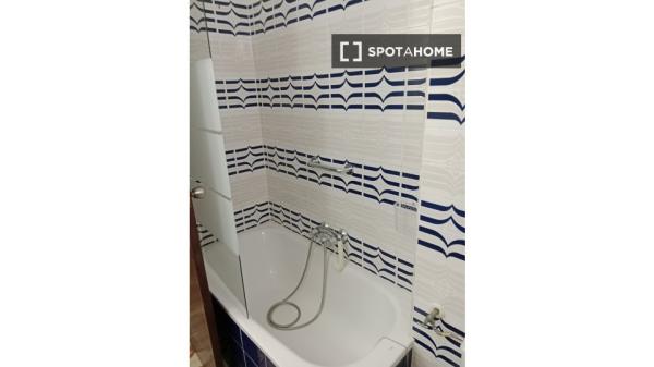 Apartamento de 3 dormitorios en alquiler en Guardamar, Alicante