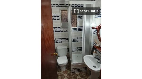 Apartamento de 3 dormitorios en alquiler en Guardamar, Alicante