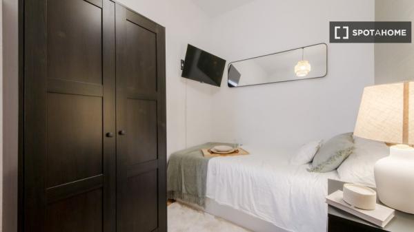 Alquilo habitacion en Madrid