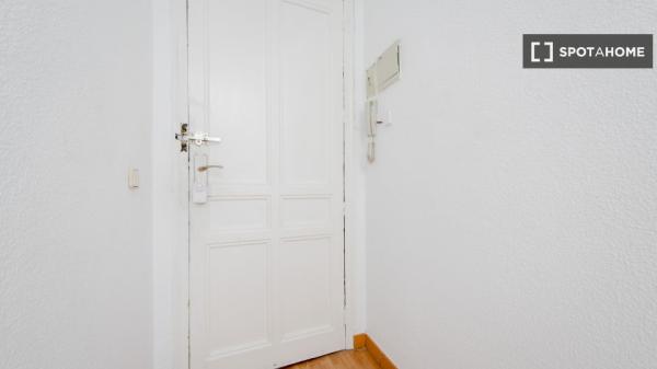 Alquilo habitacion en Madrid