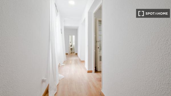 Alquilo habitacion en Madrid