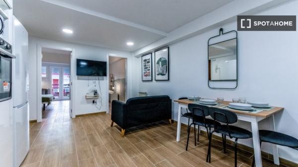 Se alquila habitación en Circular, Valladolid.