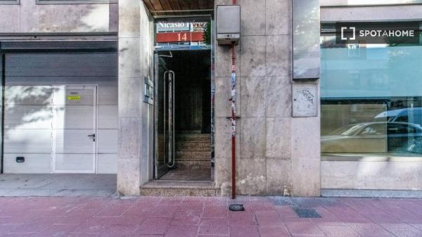 Se alquila habitación en Circular, Valladolid.