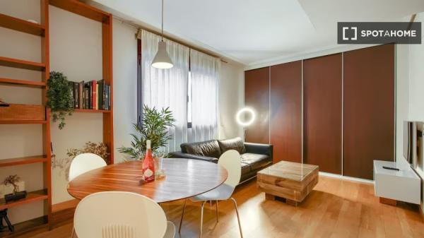 Piso en alquiler en Vallehermoso, Madrid.