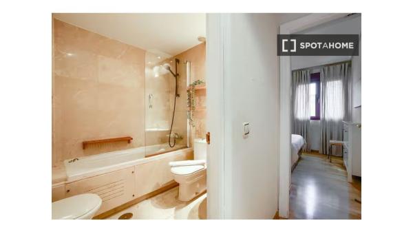 Piso en alquiler en Vallehermoso, Madrid.