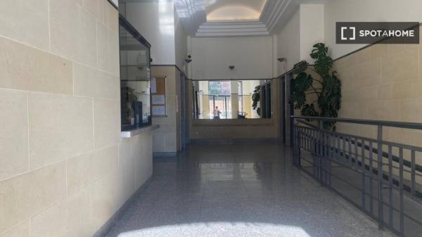 Piso en alquiler en Vallehermoso, Madrid.