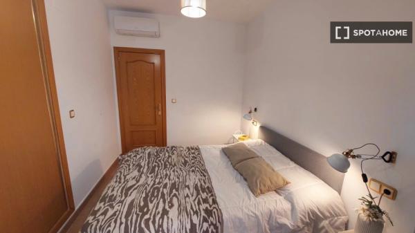 Piso de 2 dormitorios en alquiler en Alicante