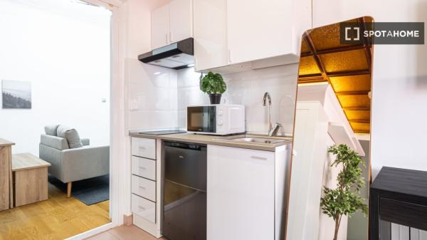 Se alquila habitación en piso compartido de 6 habitaciones, Alicante.