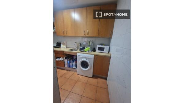 Habitación en piso compartido en alquiler en Barrio León, Sevilla