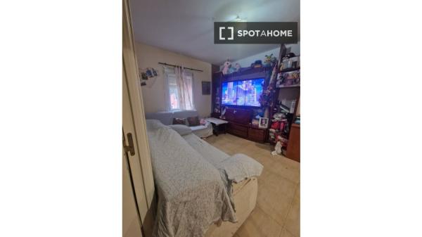 Habitación en piso compartido en alquiler en Barrio León, Sevilla