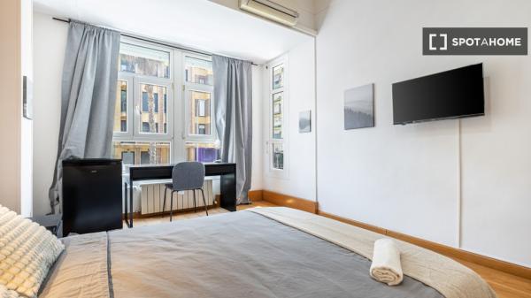 Se alquila habitación en piso compartido de 6 habitaciones, Alicante.