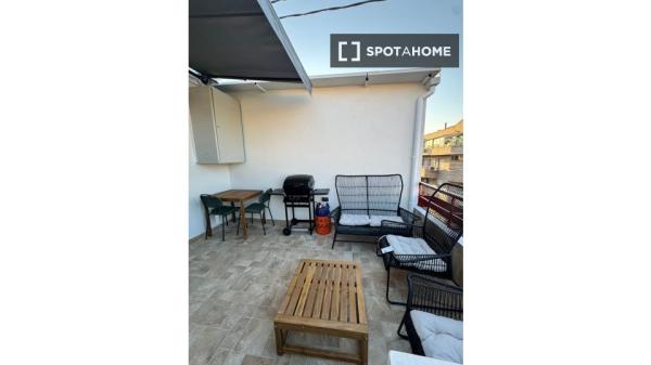 Zimmer in einer 5-Zimmer-Wohngemeinschaft zu vermieten, Alicante.