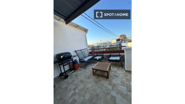 Zimmer in einer 5-Zimmer-Wohngemeinschaft zu vermieten, Alicante.