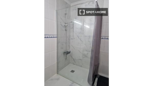 Piso de 2 dormitorios en alquiler en Alicante