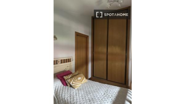 Habitación en piso compartido en Zabaloetxe