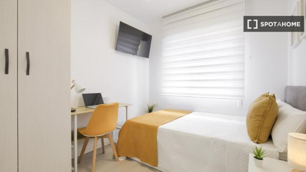 Habitación en piso compartido en alquiler en Getafe, Madrid.