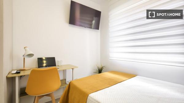 Habitación en piso compartido en alquiler en Getafe, Madrid.