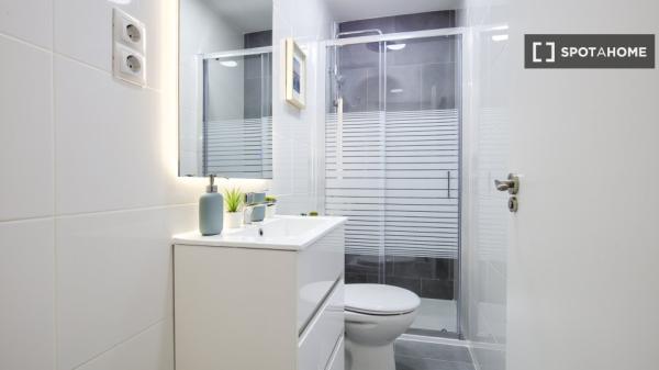 Habitación en piso compartido en alquiler en Getafe, Madrid.