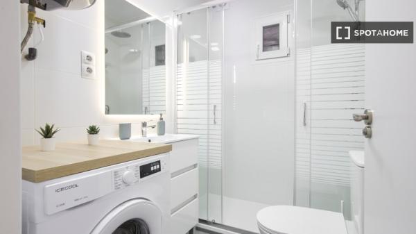 Habitación en piso compartido en alquiler en Getafe, Madrid.