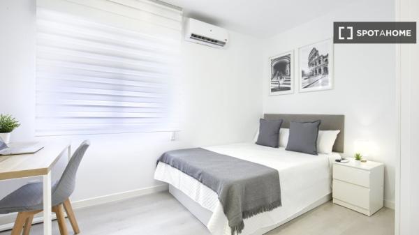 Habitación en piso compartido en alquiler en Getafe, Madrid.